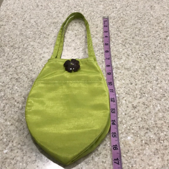 Lime green silk bag with brown floral button - Picture 6 of 8